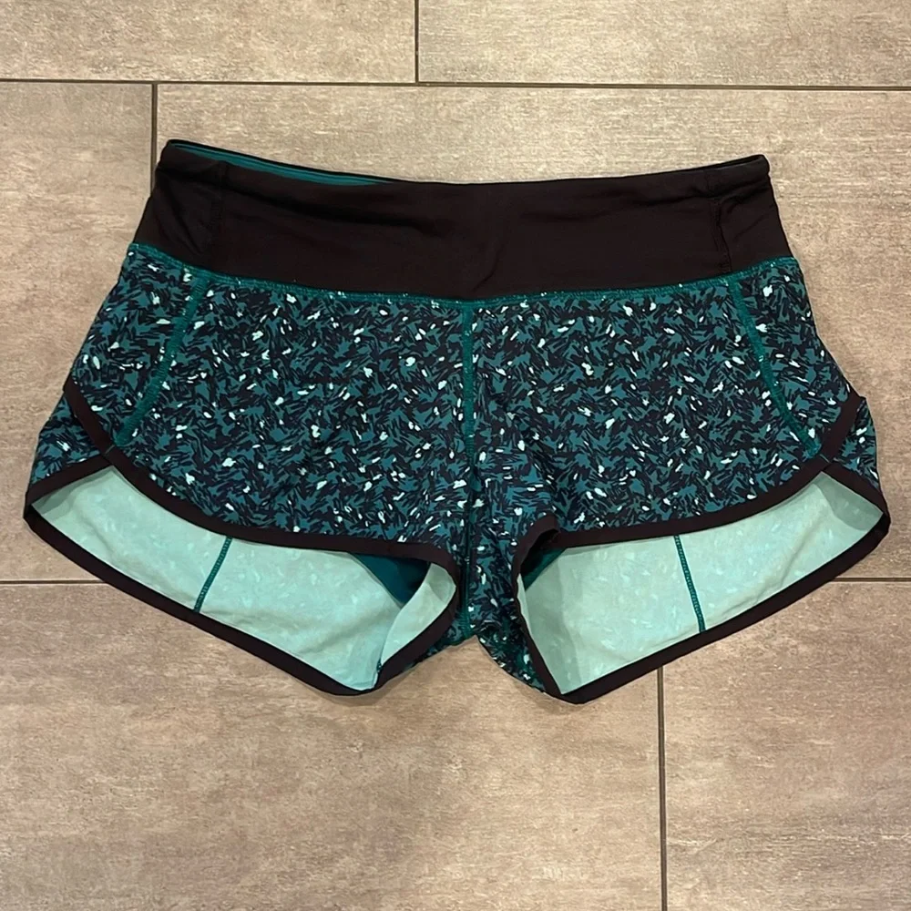 Lululemon Speed Shorts, Green & Black, 4 way stretch, size 4 - Picture 1 of 4